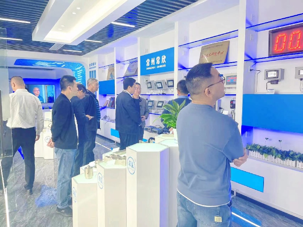 熱烈祝賀中國重型機械工業(yè)協(xié)會橋式起重機專業(yè)委員會九屆八次理 事會暨十屆一次會員大會在江蘇省常州市召開順利召開并圓滿結(jié)束！